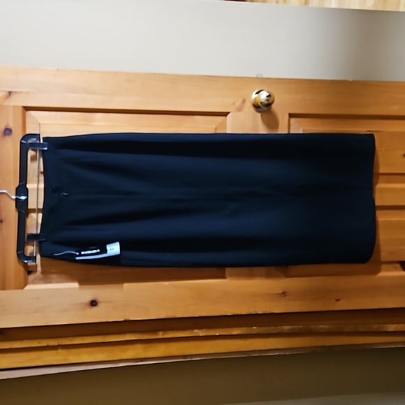NWT  black long skirt size 4 - Picture 2 of 5